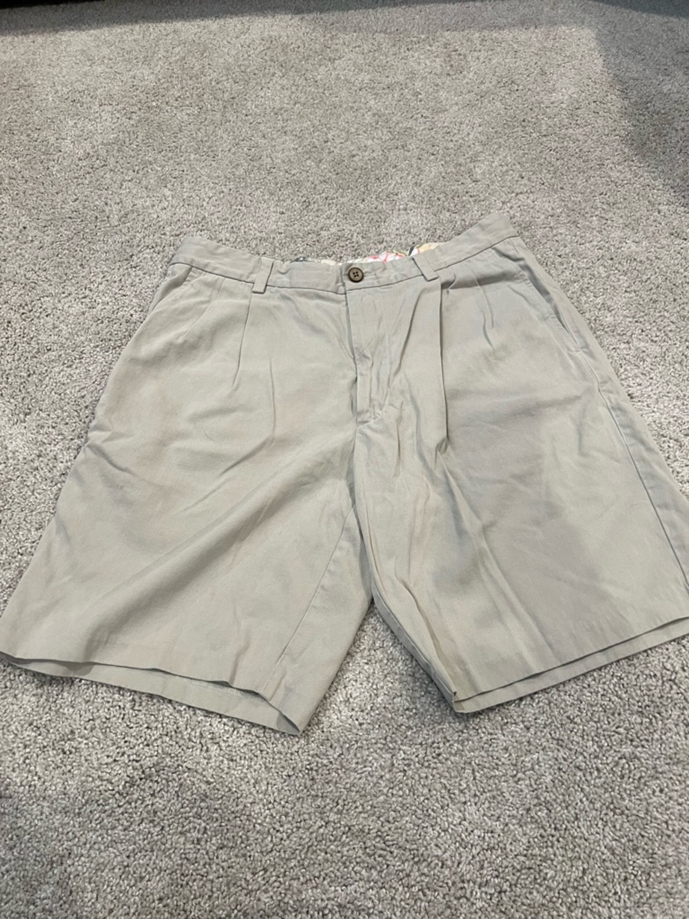 Tommy Bahama Men's Light Taupe Flat-Front Shorts  NWOT